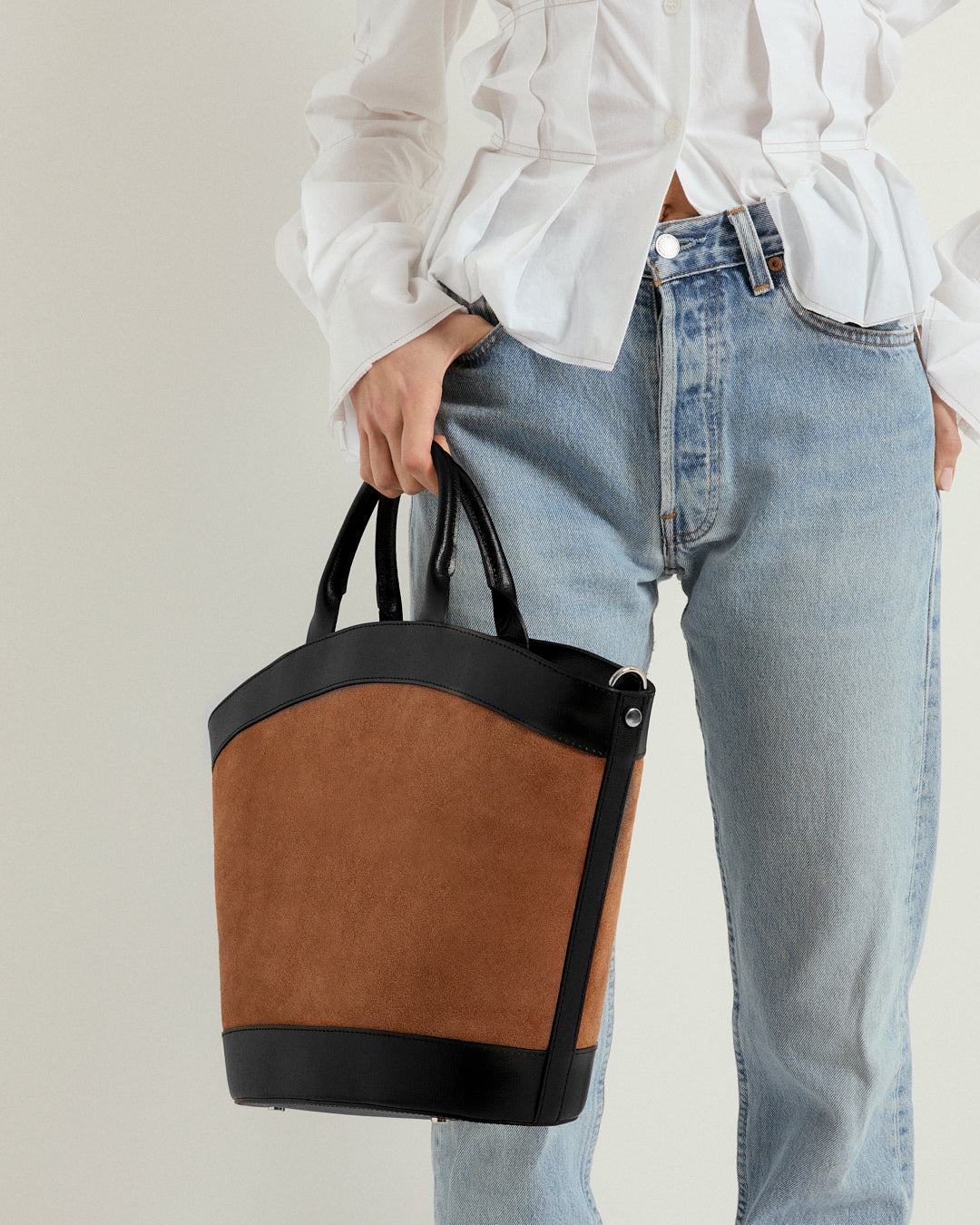 Victoire en daim brun