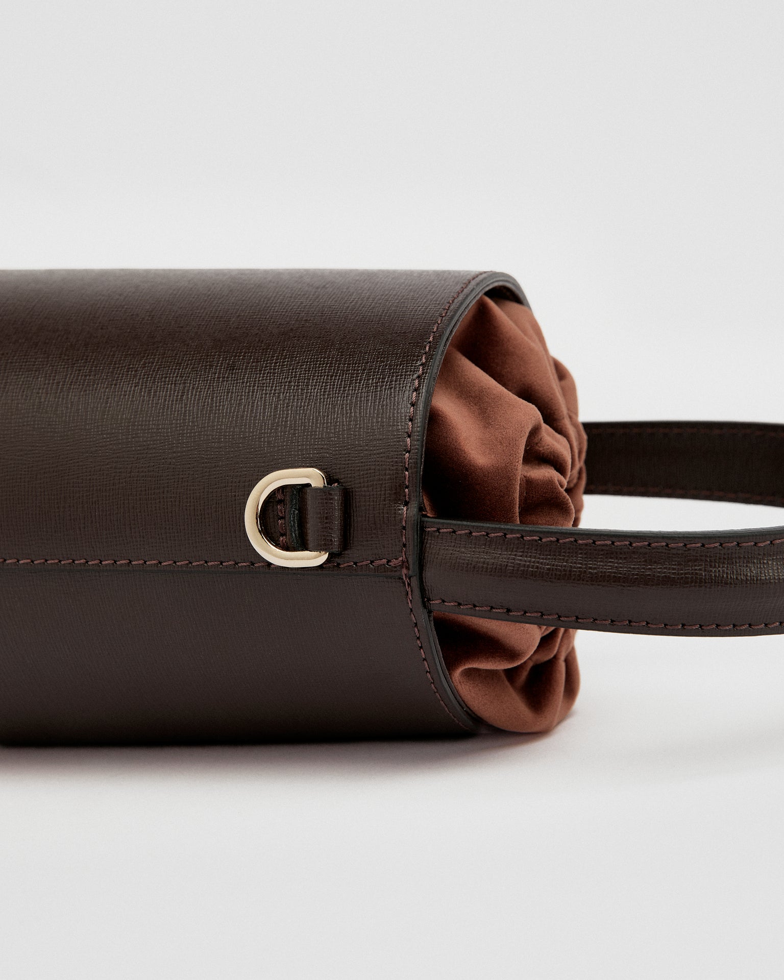 Mini Catherine marrone | chiusura velluto marrone