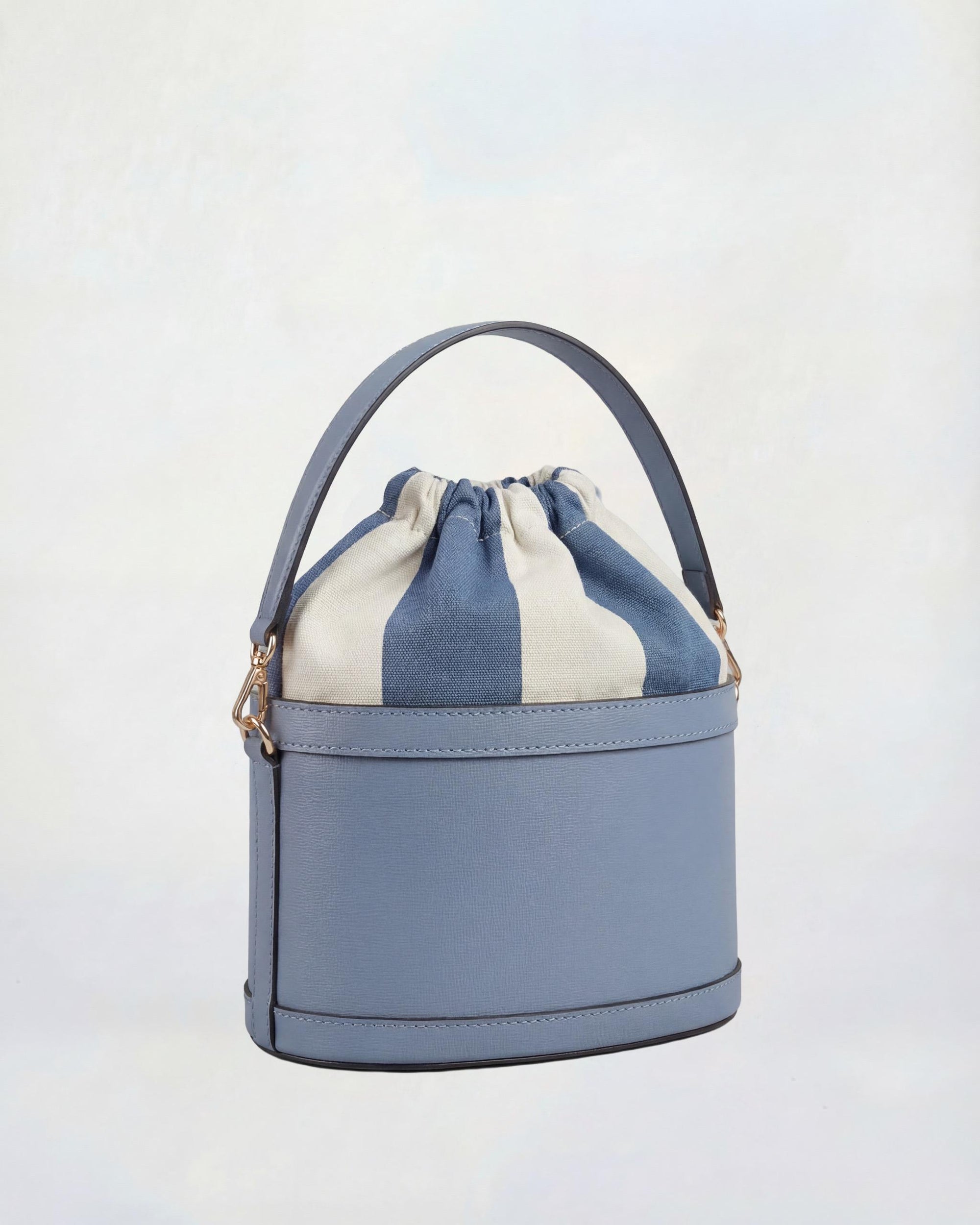 Peggy bleu