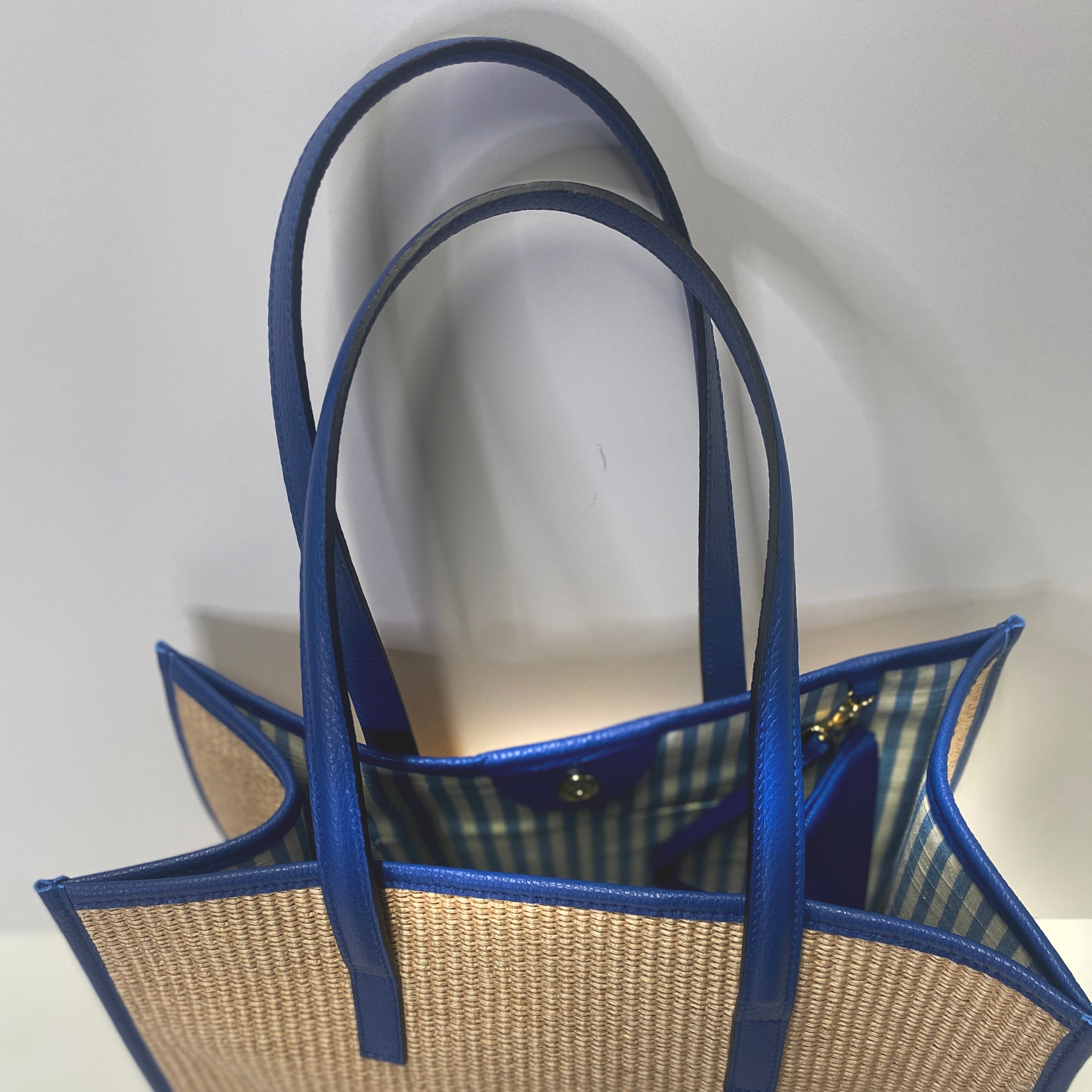 Camille raffia, blue leather